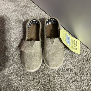 Tom's Timy Bimini natural in color. New never worn